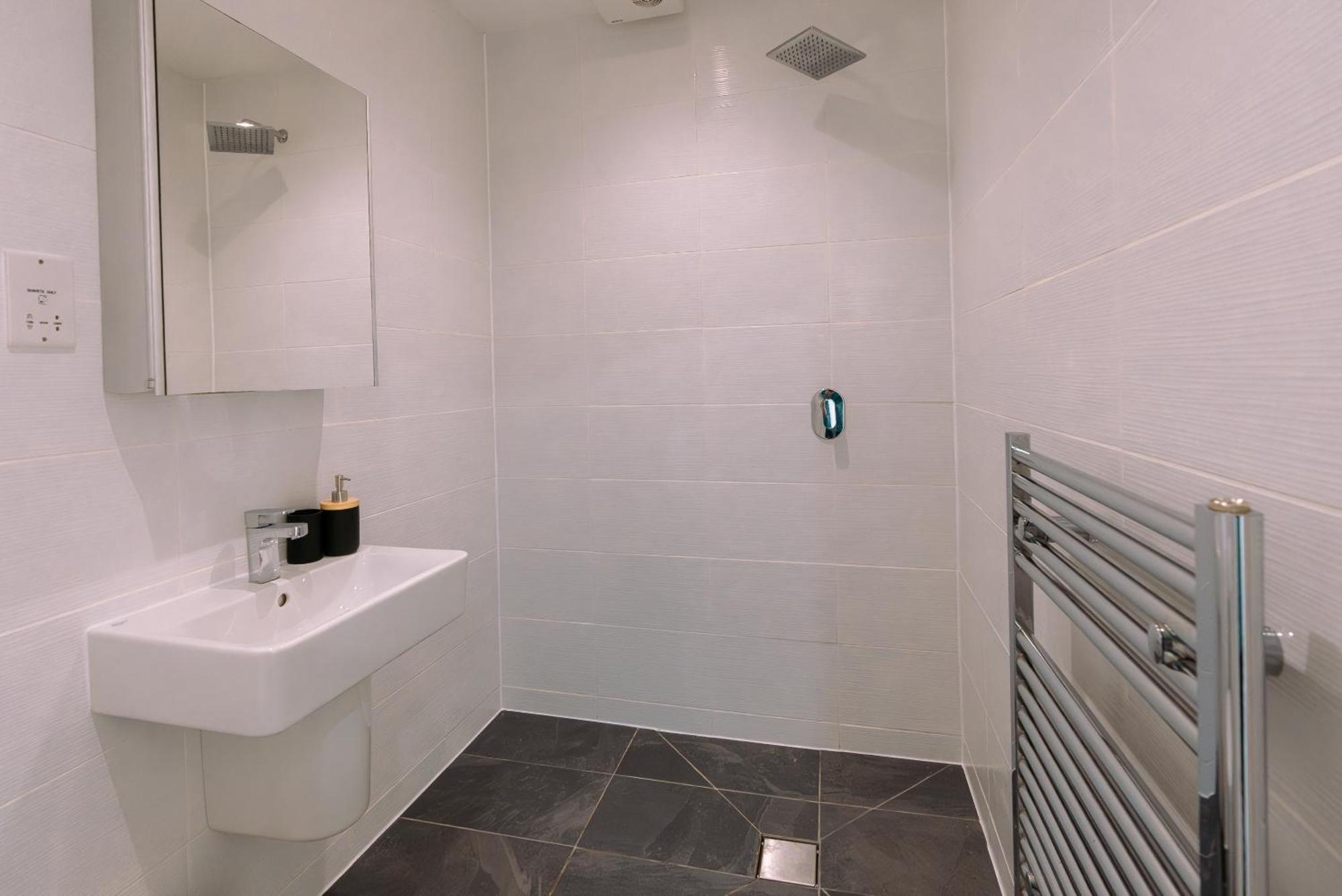 Modern City Centre Apartment Exeter Exterior foto